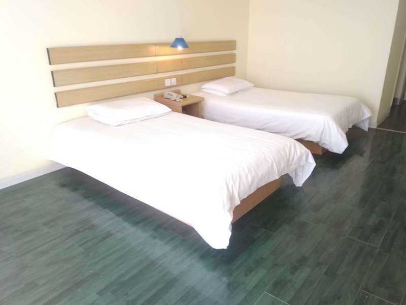 Home Inn (Shihezi Dongwu Road Century Square) Guest Room