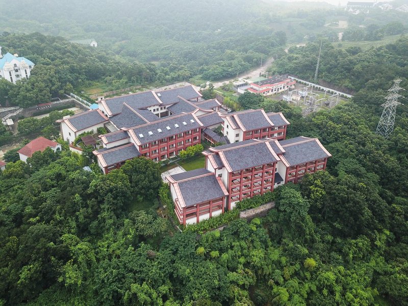Nanbeihu New Century Resort Over view