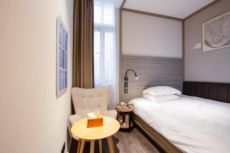 Hanting Express Xizang South Road Shanghai Guest Room