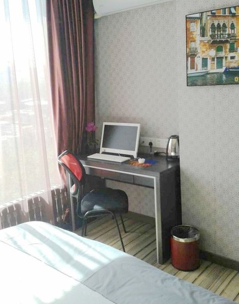 Super 8 Hotel Urumqi Li Yu Shan LuGuest Room