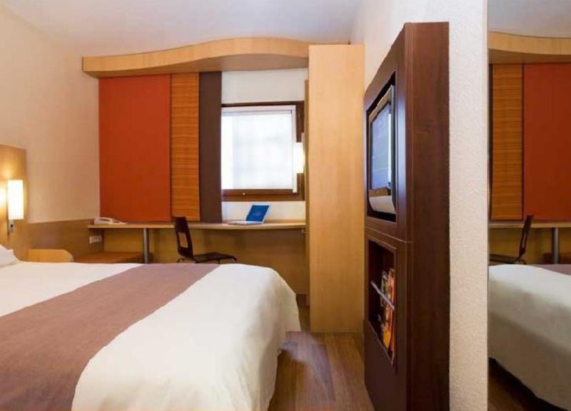 Ibis Hotel  Guest Room