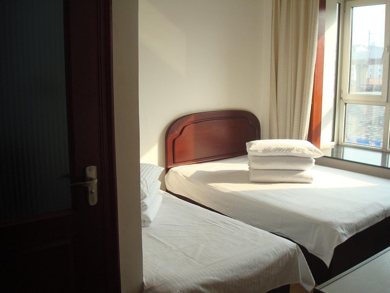 Jixiang Inn Guest Room