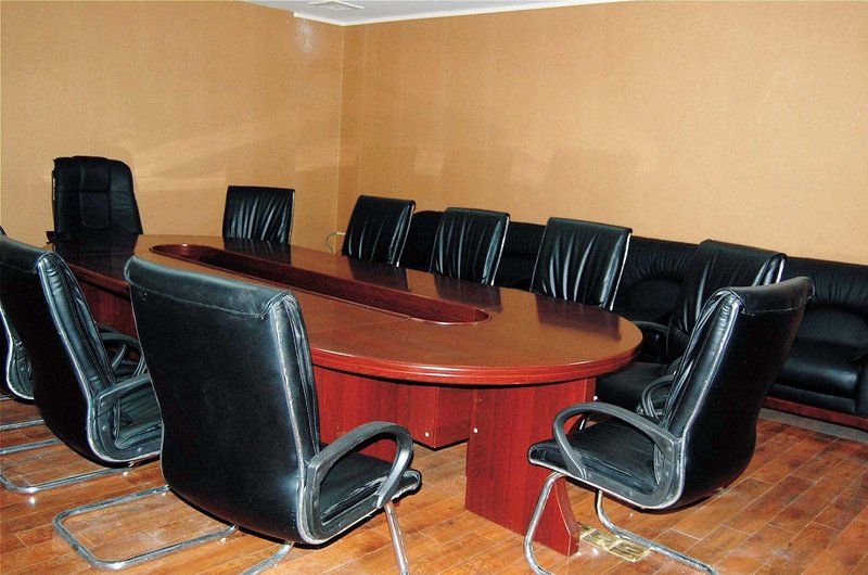 Gangfeng Business Hotel meeting room