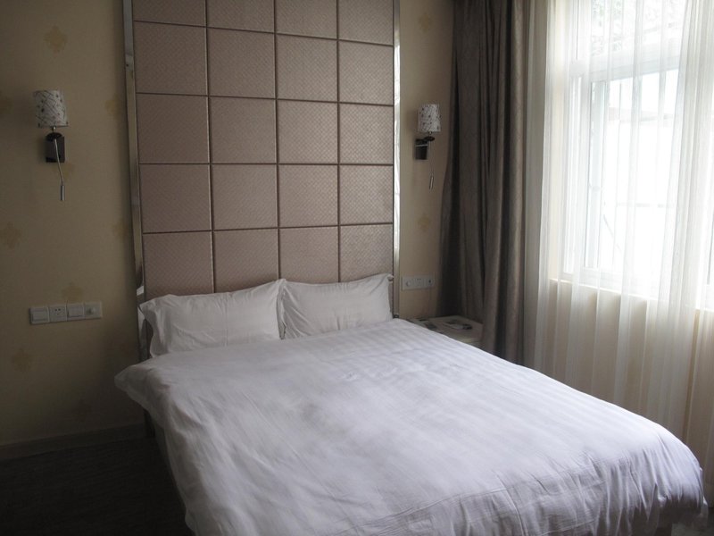 Yuhang Hotel Guest Room