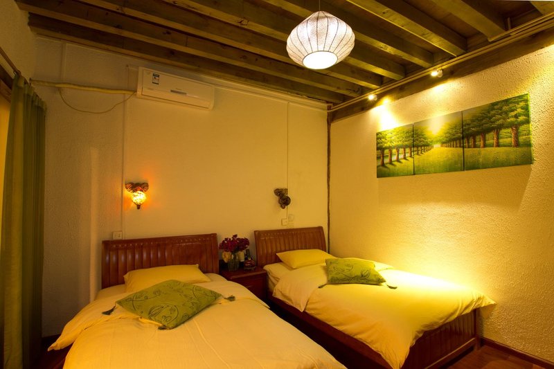 Two Bears Inn Lijiang Guest Room