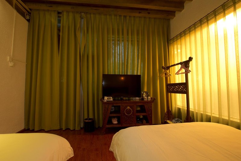 Two Bears Inn Lijiang Guest Room