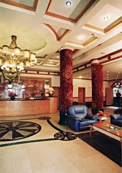 Hailuogou Xueyu Hot Spring Holiday Hotel Lobby