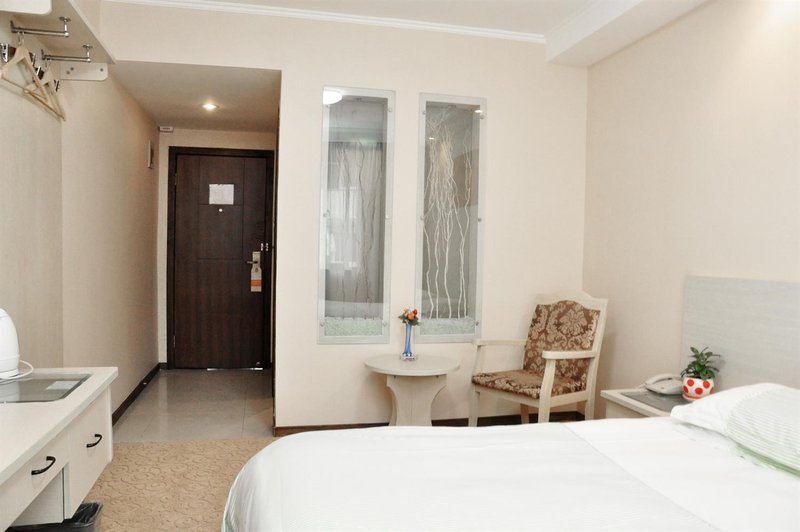 Junzi Hotel Guest Room