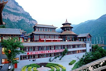 Jiexiujiegong Mountain Villa over view