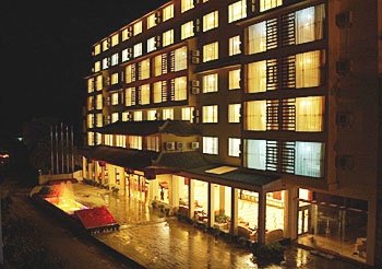 阳朔万景商务大酒店外景图