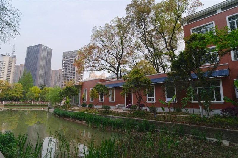 Qinghuiyuan Hotel over view