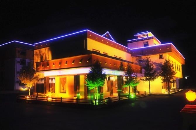 Jiuzhaigou Xianchi Hotel Over view