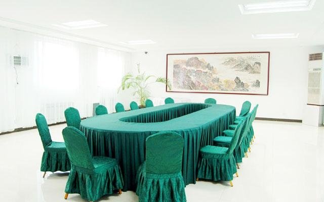 Youlaiyouwang Family Hotel - Dalian meeting room