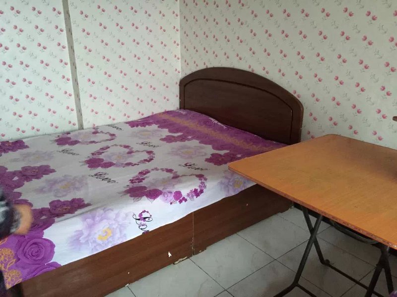 South Supermarket Hotel Guest Room