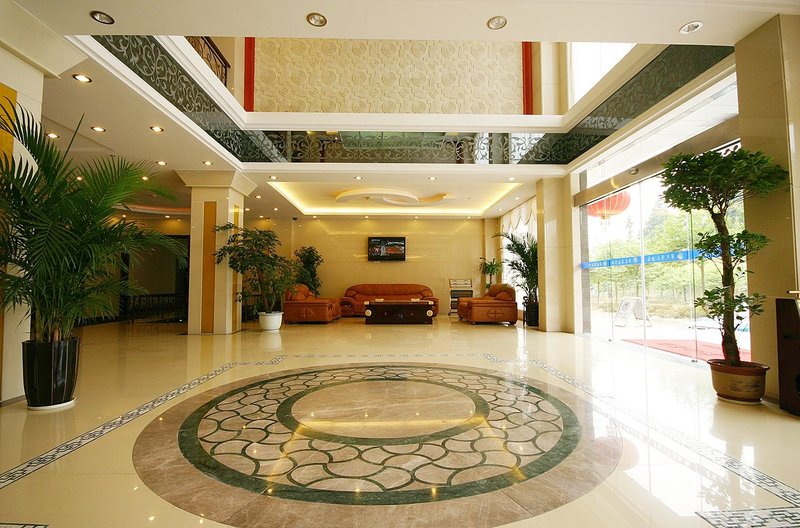 Wuyuan Yueliangwan Hotel Lobby