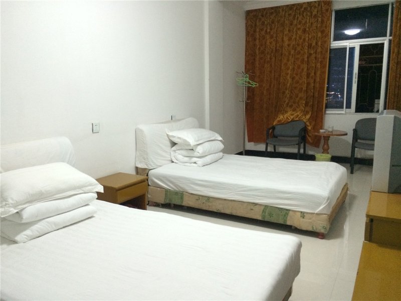 Yingang Hotel Guest Room