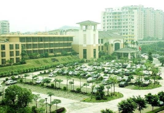 Dongguan Hillside Hotel over view