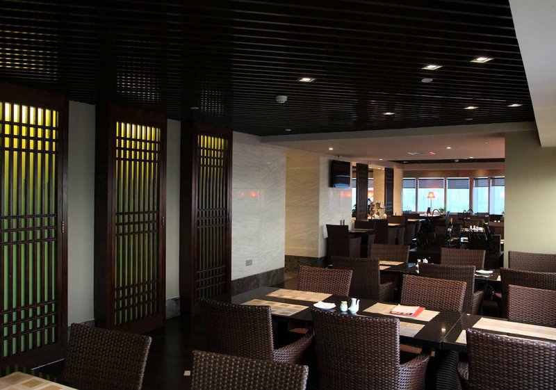 DONGBAI LANES HOTELRestaurant
