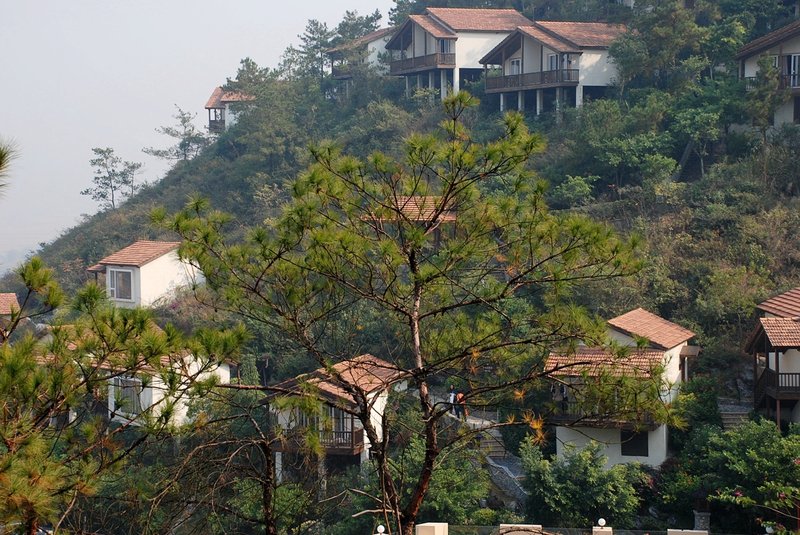 Qingyuan Yingde Baodunhu VillaOver view
