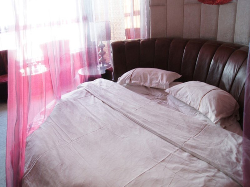 Delong HotelGuest Room