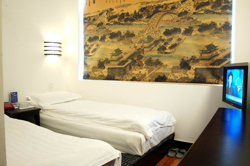 Katy's Hotel Guest Room