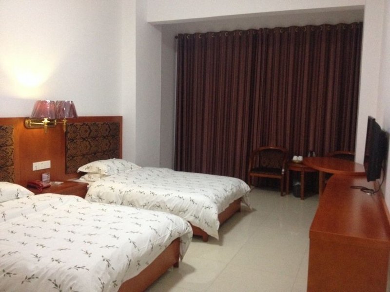 Tung Wah Star InnGuest Room