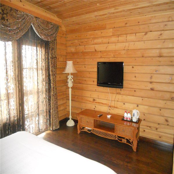 Nanhu Zitian'ezhuang Wooden House Guest Room