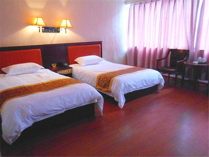 YIHUABINGGUAN Guest Room