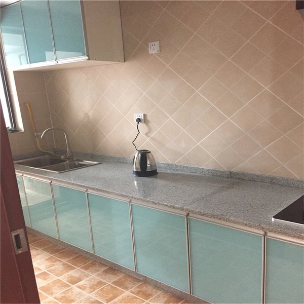 warm house Guest Room