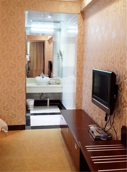 Guangyun LuoGuest Room