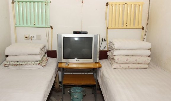 Individual Space Hostel Guest Room