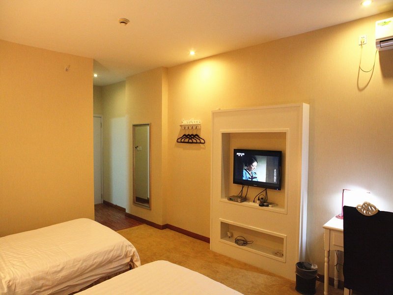 Jinhong Hostel Guest Room