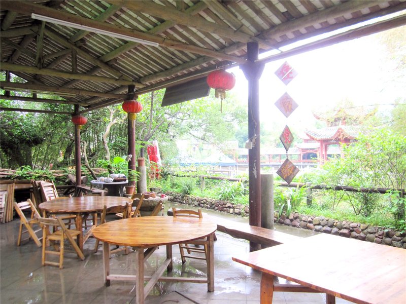 Huangyao Fupan Renjia Farmhouse Restaurant