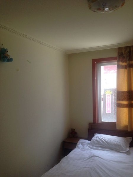 Lhasa lihuayizhan xijiaodianGuest Room