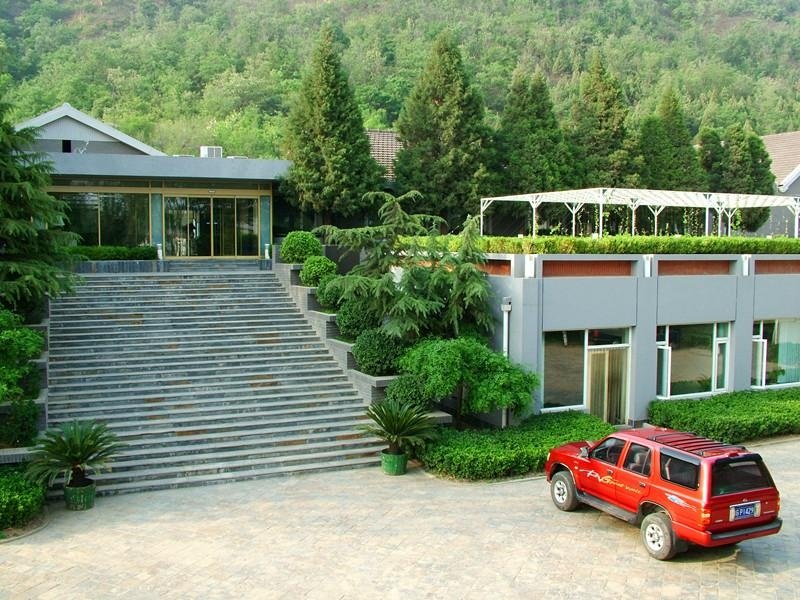 Moonriver Courtyard Hotel Miyun Reservoir Over view