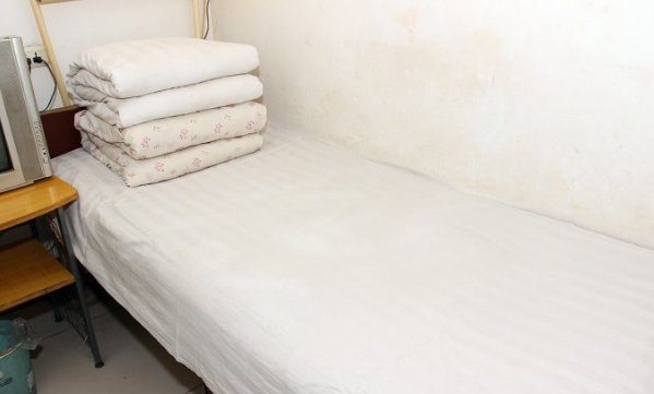 Individual Space Hostel Guest Room