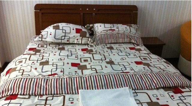 8090 Hotel Guest Room