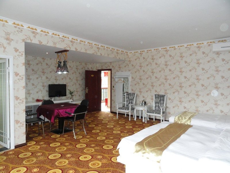 Qifeng Hotel Guest Room