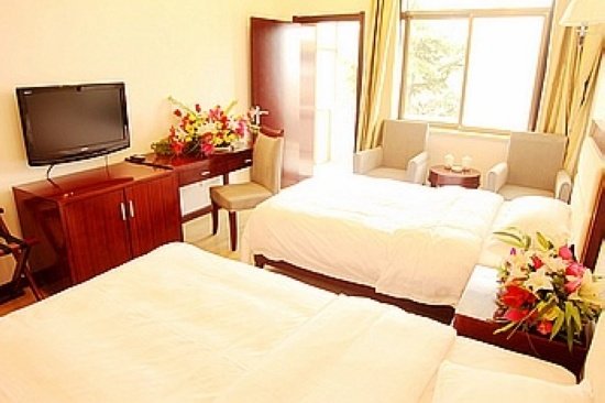 Xinyang CTS Choi Hin Hotel Guest Room