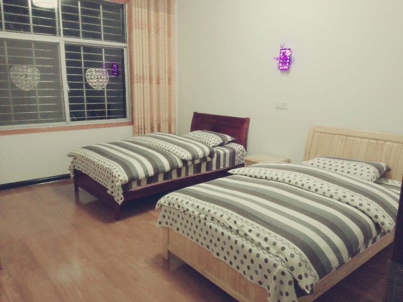 zhang jia jie xiao he shan juGuest Room