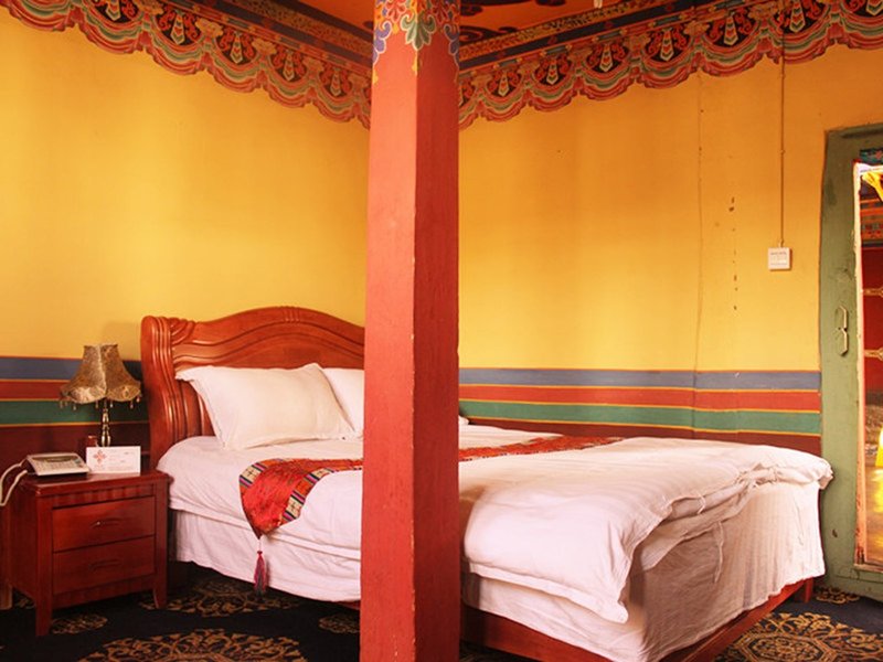 Trichang Labrang Hotel Lhasa Guest Room