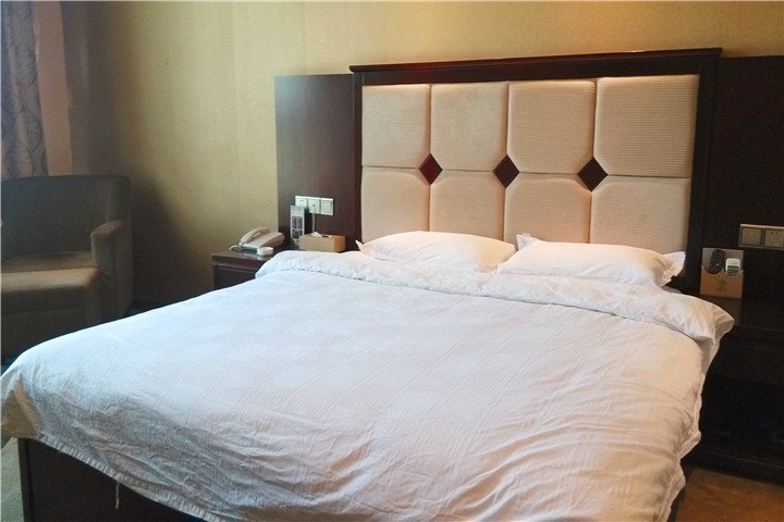 Kaifeng Hotel Guest Room