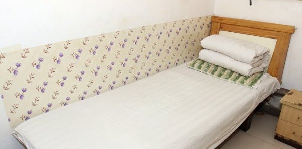 Individual Space Hostel Guest Room