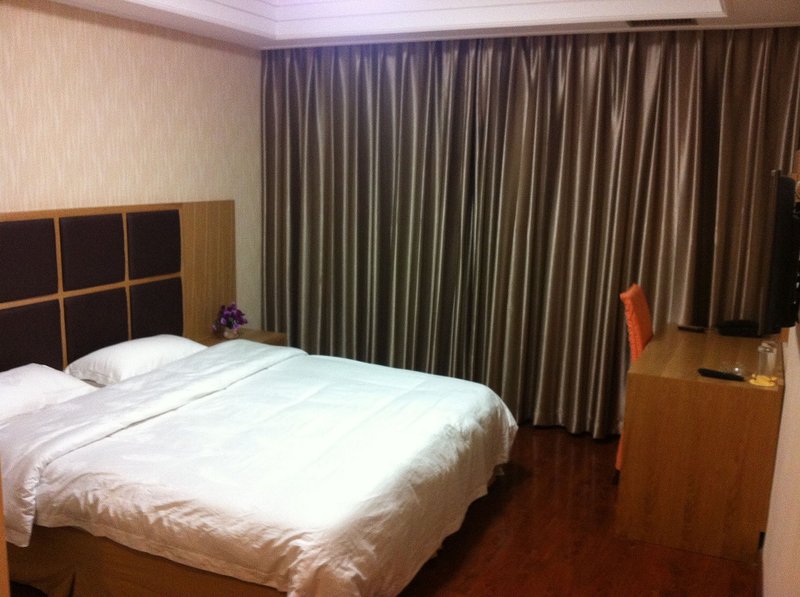 He Ming Wei Hotel (Qingdao Shandong Road) Guest Room