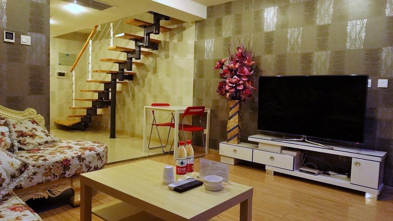 SunnyHome Apartment Guest Room