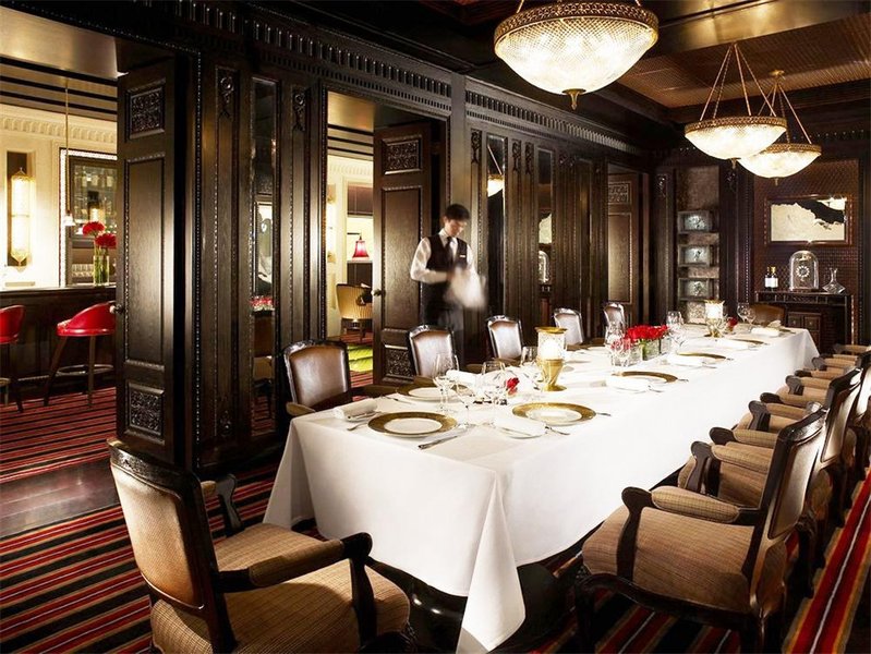 Four Seasons Hotel Hong KongRestaurant