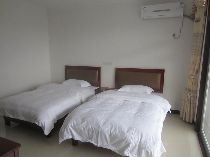 Nanyue Palm Trees Farmhouse Guest Room