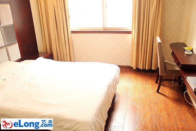 Fengshulin Hotel Guest Room