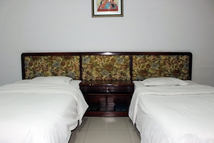 Yitian Hotel Guest Room