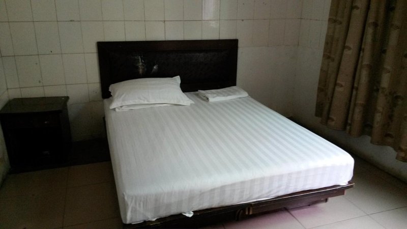 Hechi jin small hotel Guest Room